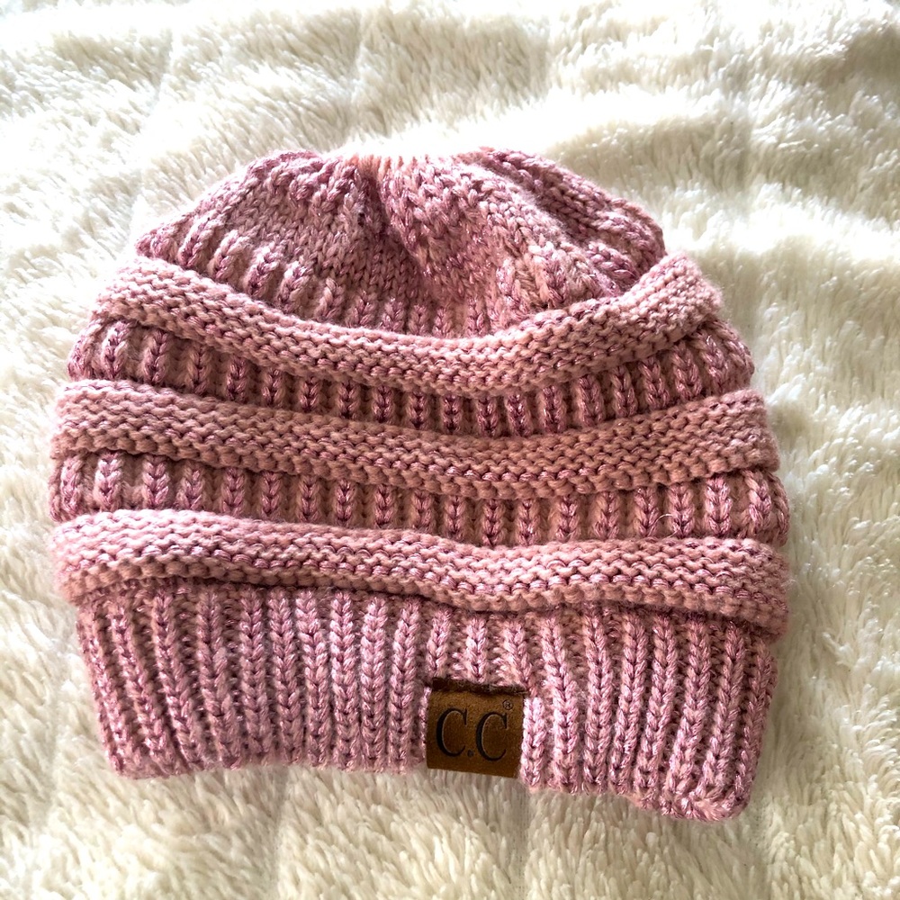 CC Pink ponytail knit beanie. Very soft & trendy